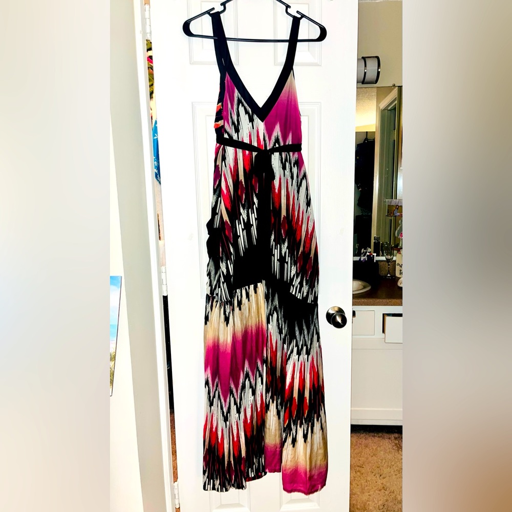 BEBE Dark Sand Maxi Dress 👗